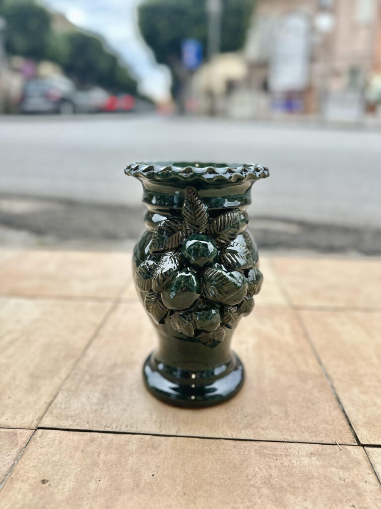 Central lemon vase height 10,24 inch